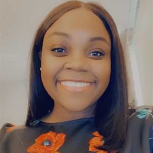 Meet your Posher, Courtney